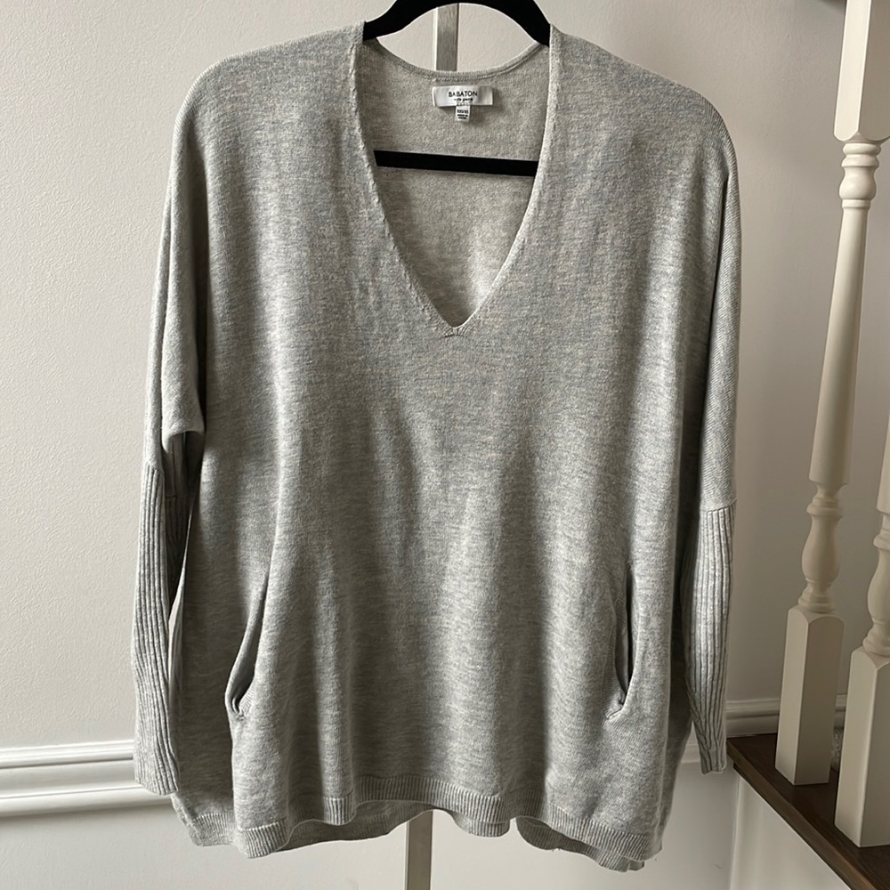 Babaton Baylor light grey sweater sz XXS/XS